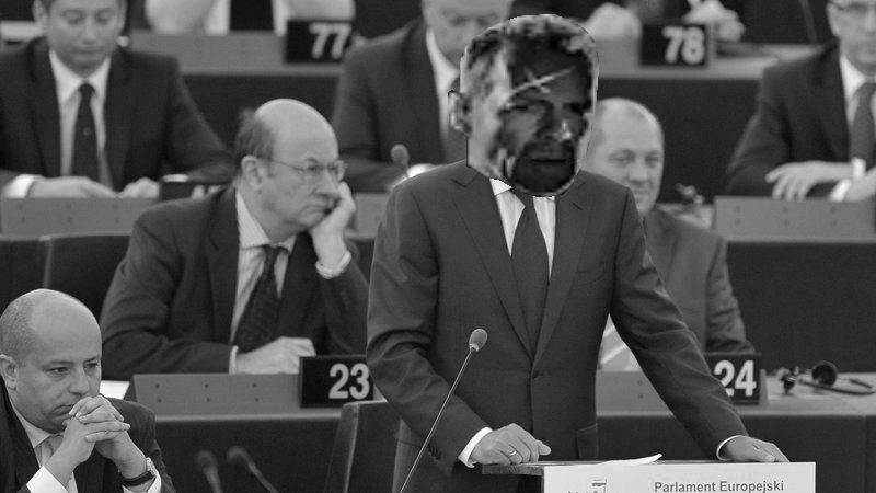 R-TUSK.gif